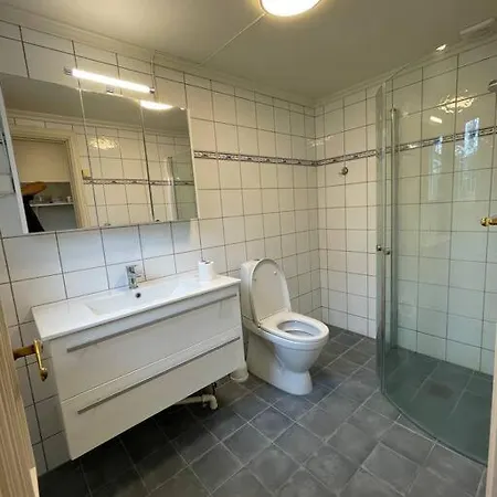 With Access To Garden, Central, Quiet And With Free Parking * 프레드릭스타드