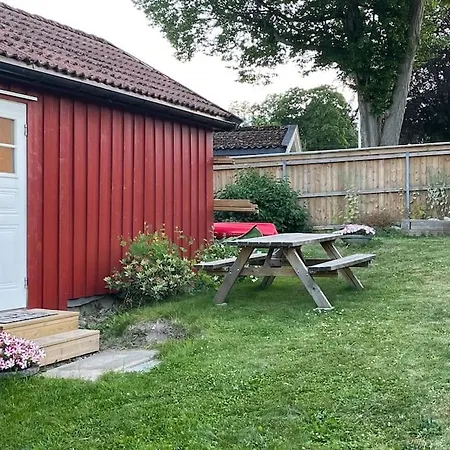 With Access To Garden, Central, Quiet And With Free Parking *