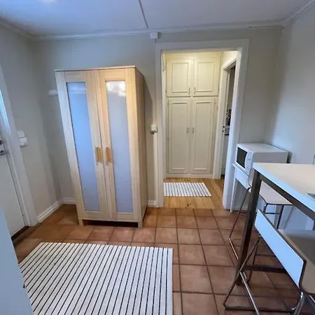 With Access To Garden, Central, Quiet And With Free Parking Appartamento